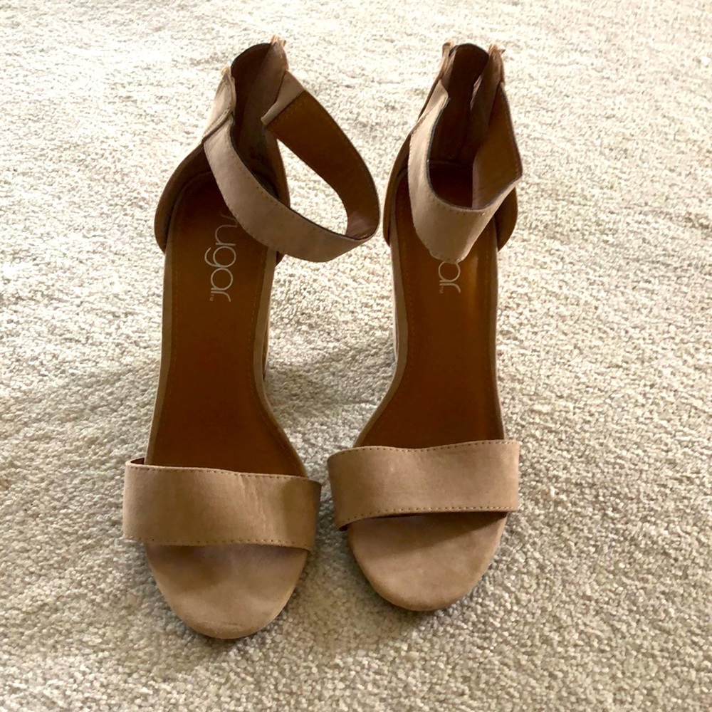 Nude strapped block heel